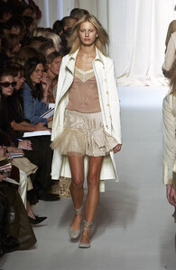 MartineSitbon2002WomenSS20.thumb.jpg.73246aea8563937963fc166f3821828b.jpg