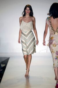 MatthewWilliamson2003WomenRTW11.thumb.jpg.c600da18ef78dbec5791231ef98edcbd.jpg