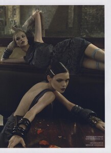 Meisel_Alberta_Ferretti_Spring_Summer_2009_04.thumb.jpg.1d0e6d2540c8ffd55644e6913fd319a3.jpg