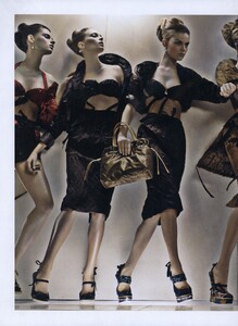 Meisel_Prada_Spring_Summer_2009_01.thumb.jpg.32899d6dca8c5aa7dec57b541d6287e2.jpg