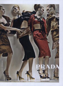 Meisel_Prada_Spring_Summer_2009_02.thumb.jpg.22371a08f0eb245b2299ab28bab51898.jpg