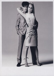 Meisel_Pringle_of_Scotland_Spring_Summer_2009_01.thumb.jpg.a5e576badaab06bcf1e0fdf3cda724dc.jpg