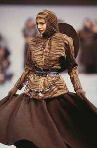 Michaela_Bercu_Jean-Charles_de_Castelbajac_FW1989_01.jpg