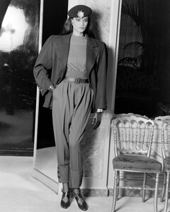 Michele_Gresse_Yves_Saint_Laurent_SS1985_02.jpg