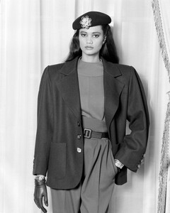 Michele_Gresse_Yves_Saint_Laurent_SS1985_28.jpg