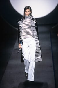 Missoni2001WomenRTW55.thumb.jpg.f267bab1d8010a7992f027c0e77d6756.jpg