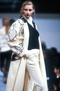 Natalie_Bachmann_Jean-Charles_de_Castelbajac_FW1989_03.jpg