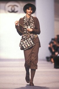 Nika_Balfour_Chanel_FW1989_09.jpg