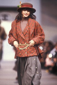 Nika_Balfour_Chanel_FW1989_12.jpg