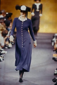 Nika_Balfour_Chanel_HC_FW1989_12.jpg