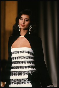 Nika_Balfour_Chanel_HC_SS1989_06.jpg