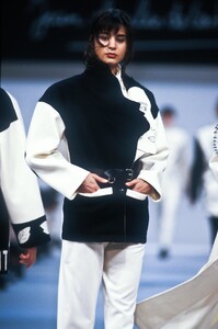 Nika_Balfour_Jean-Charles_de_Castelbajac_FW1989_05.jpg