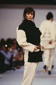 Nika_Balfour_Jean-Charles_de_Castelbajac_FW1989_06.jpg