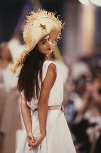 Nika_Balfour_Jean-Charles_de_Castelbajac_SS1989_02.jpg