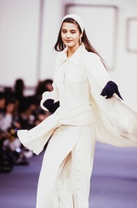 Nika_Balfour_Karl_Lagerfeld_FW1989_06.jpg