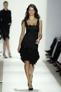 OscardelaRenta2004FW33.thumb.jpg.0e0f2ea9d3d63ecaed4630c7291b8570.jpg