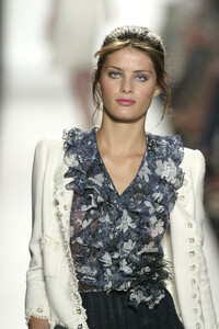 OscardelaRenta2005SS13.thumb.jpg.9d004527ff947df9a4f39dfcbbfea646.jpg