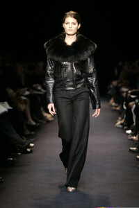 PacoRabanne2005WomenFW22.thumb.jpg.da9f43e14f94593831f616f471ee922e.jpg