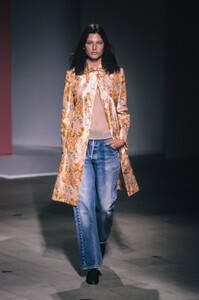 PaulSmith1999WomenRTW27.thumb.jpg.282150917efdd731a359af51d39deb38.jpg