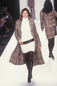 RalphLauren2001WomenRTW25.thumb.jpg.a7e725d0c089d604926b1b71a47137dd.jpg