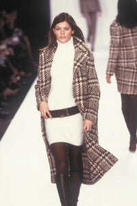 RalphLauren2001WomenRTW26.thumb.jpg.2467325b4060511fe8812ae943a2c8d3.jpg