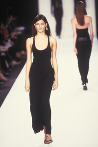 RalphLauren2001WomenRTW55.thumb.jpg.7c4e418cec798375b99b9ad4ebeca826.jpg