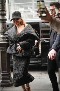 Rihanna---Arriving-at-Siena-restaurant-during-Paris-Fashion-Week-12.jpg