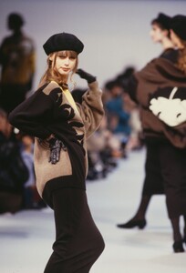 Roberta_Chirko_Jean-Charles_de_Castelbajac_FW1989_03.jpg