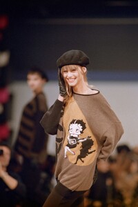 Roberta_Chirko_Jean-Charles_de_Castelbajac_FW1989_04.jpg