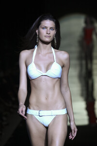 RosaCha2009WomenRTW2.thumb.jpg.de26f80850c0bedb174887ffb316c91c.jpg