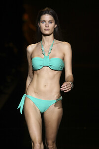 RosaCha2009WomenRTW44.thumb.jpg.066f0bedcb78d5e25bc0dc1e0fe7312d.jpg