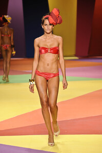 Salinas-Beachwear-SS-2010-4.thumb.jpg.7a5dc1776e185181f12492ad9e1d09cf.jpg