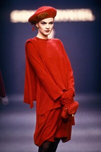 SoniaRykiel1989WomenRTW65.thumb.jpg.901b2f68beb6269b5b9d113ef289d788.jpg