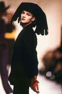 Sonia_Schnetzer_Karl_Lagerfeld_FW1988.jpg