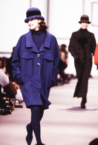 Sonia_Schnetzer_Karl_Lagerfeld_FW1989_03.jpg