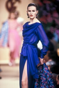 Sylvie_Gueguen_Yves_Saint_Laurent_HC_SS1989_12.jpg