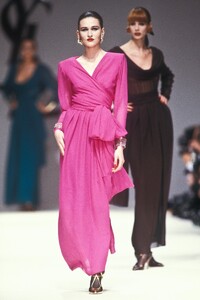 Sylvie_Gueguen_Yves_Saint_Laurent_SS1989_07.jpg