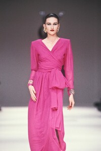 Sylvie_Gueguen_Yves_Saint_Laurent_SS1989_08.jpg