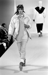 Tatiana_Sorokko_Escada_FW1994_02.jpg