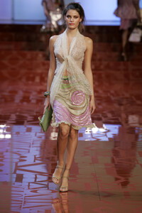 Valentino2005Spring33.thumb.jpg.6cb104d49cb2e9856db709037202f4da.jpg