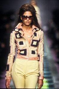 Versace2000WomenFW44.thumb.jpg.c5a2b6861f4b2dd9960719cf4996430b.jpg