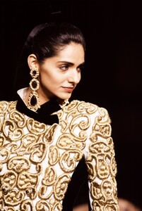 Vicky_Koulianou_Chanel_FW1989_HC_03.jpg