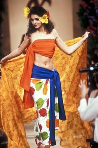 Vicky_Koulianou_Yves_Saint_Laurent_HC_SS1989_03.jpg