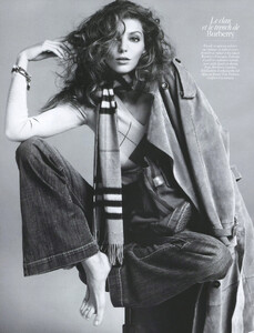 Vogue-Paris-Aug0910.thumb.jpg.5f58d64f48baab6bb8f8a5f29cb2002c.jpg