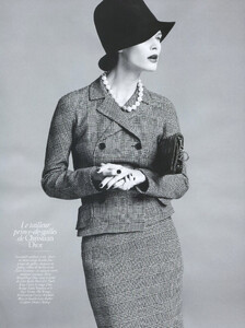 Vogue-Paris-Aug0911.thumb.jpg.c68213b68d7880e2717d0e7205a7eac8.jpg