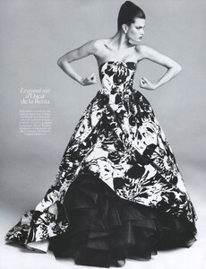 Vogue-Paris-Aug0914.thumb.jpg.38a1c2196e68bdfede08e14b6395047b.jpg