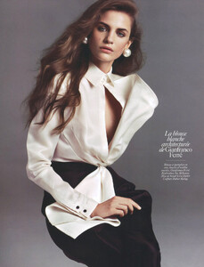 Vogue-Paris-Aug0916.thumb.jpg.4ce63012ab405c55f6bad120e20edc8a.jpg