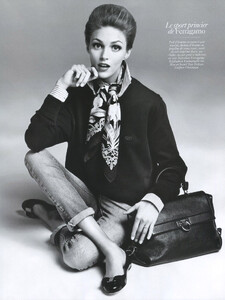 Vogue-Paris-Aug0942.thumb.jpg.b39d96f2025cbcbebc23664e2424cfa4.jpg