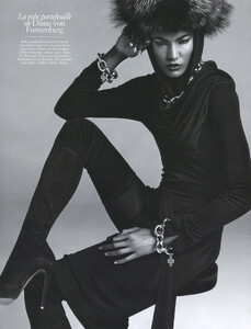 Vogue-Paris-Aug0949.thumb.jpg.63b24261affc4c6b08752d82c2dc3f2e.jpg