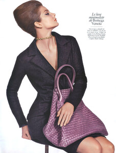 Vogue-Paris-Aug0953.thumb.jpg.ea038ae2f84672dbae05a5d42f3c7cac.jpg